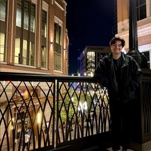 Meet your Posher, Eric